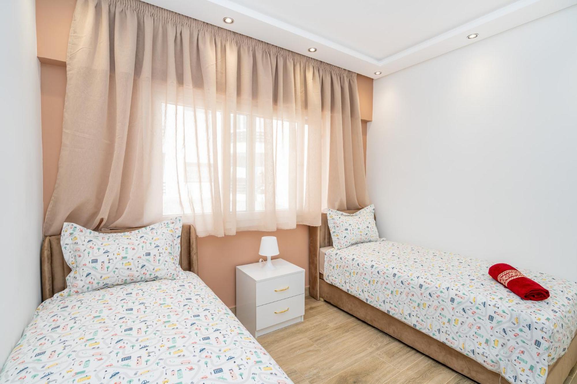 Apartment Family Corner, Moderne Elegant Et Spacieux, Ideal Pour Familles Et Groupes, 3' A Pied De La Corniche